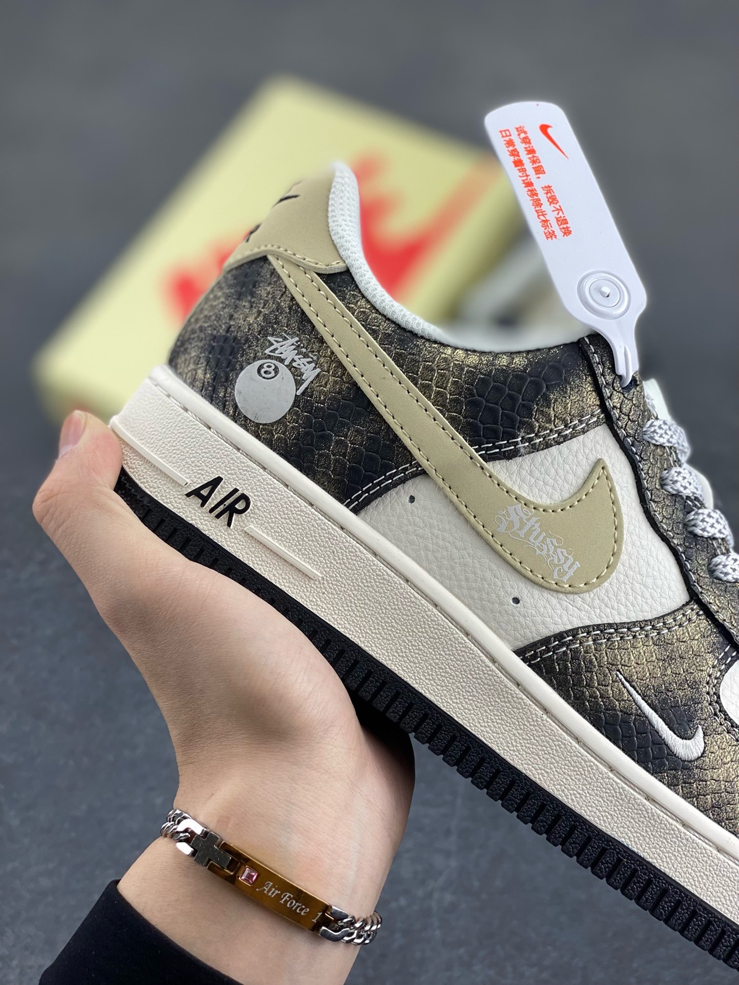 图片[6]-NIke Air Force 1 \’07 Low “斯图西联名——渐变蛇纹”空军一号 低帮 运动鞋 休闲鞋 折边针车 工艺难度大 原楦头原纸板 原装鞋盒 定制五金配件 内置全掌气垫 原厂鞋底 货号：XS1958-556 尺码：36 36.5 37.5 38 38.5 39 40 40.5 41 42 42.5 43 44 44.5 45-选品中心