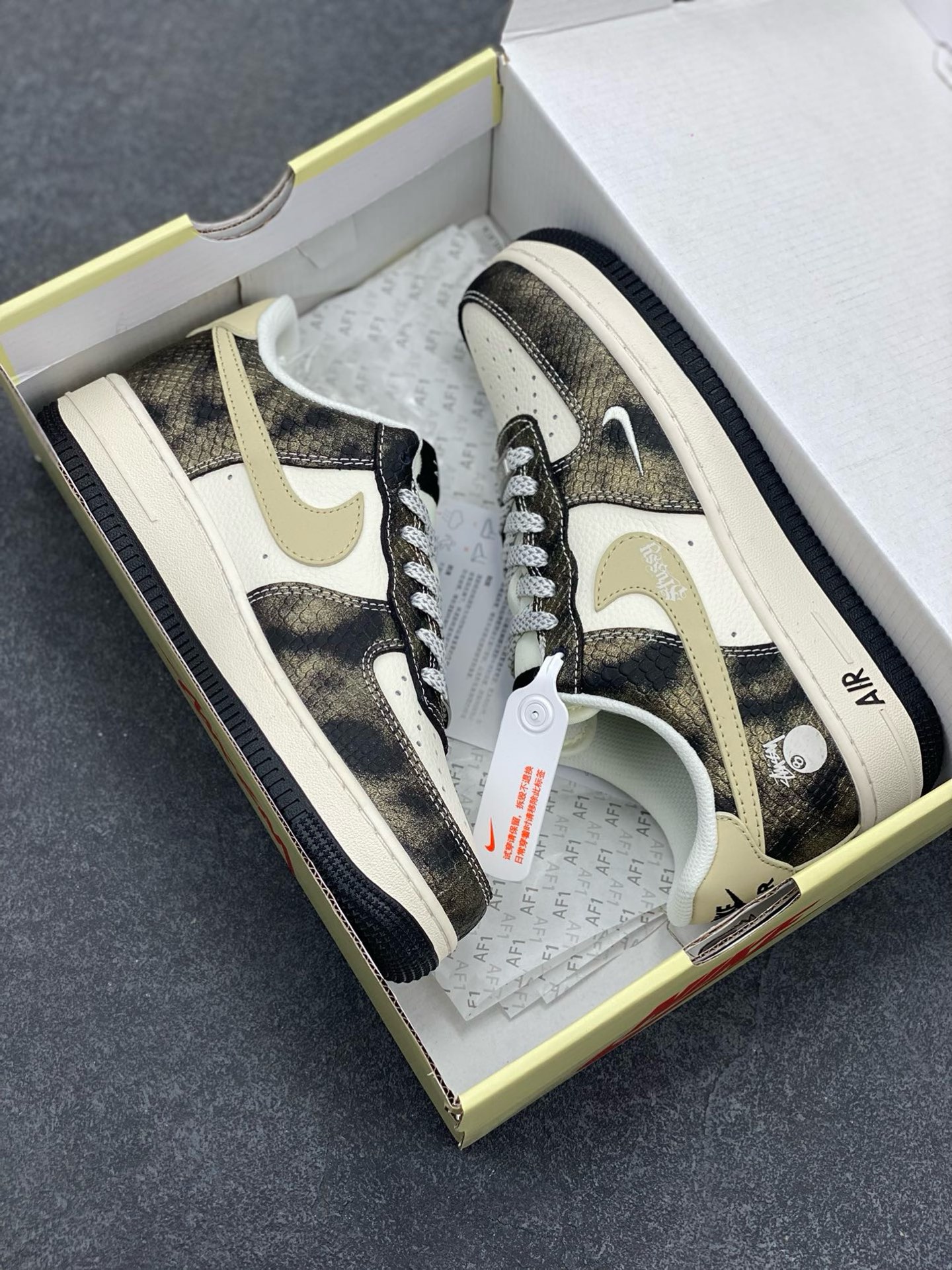 图片[9]-NIke Air Force 1 \’07 Low “斯图西联名——渐变蛇纹”空军一号 低帮 运动鞋 休闲鞋 折边针车 工艺难度大 原楦头原纸板 原装鞋盒 定制五金配件 内置全掌气垫 原厂鞋底 货号：XS1958-556 尺码：36 36.5 37.5 38 38.5 39 40 40.5 41 42 42.5 43 44 44.5 45-选品中心