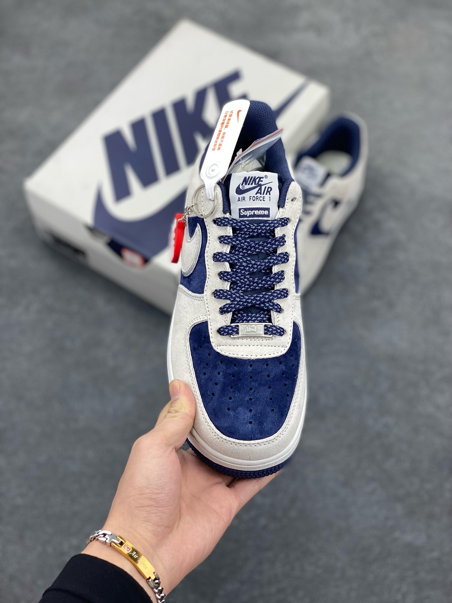 图片[2]-福利特价   Nike Air Force 1 07 Low “深蓝色”全麂皮supreme联名秋冬 空军一号低帮休闲板鞋 3M反光 定制皮料 原盒原包装 原楦头原纸板 纯正版型 正品NFC感应芯片 内置全掌气垫 货号：ME2392-103 尺码：36 36.5 37.5 38 38.5 39 40 40.5 41 42 42.5 43 44 44.5 45-选品中心