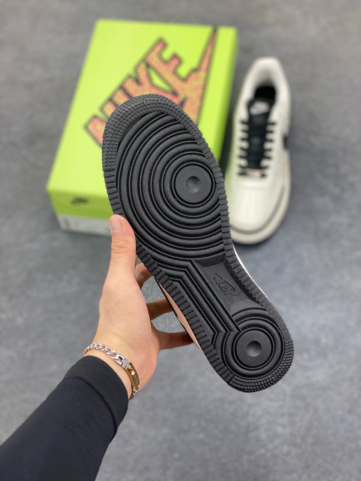 图片[5]-福利特价 高端定制Nike Air Force 1 藤原豆腐店联名 高端定制 低帮休闲板鞋 定制鞋盒 大厂纯原品质出货 超高清洁度 皮料切割干净无任何毛边 细节完美 货号：KX2532-503 尺码：36 36.5 37.5 38 38.5 39 40 40.5 41 42 42.5 43 44 44.5 45-选品中心