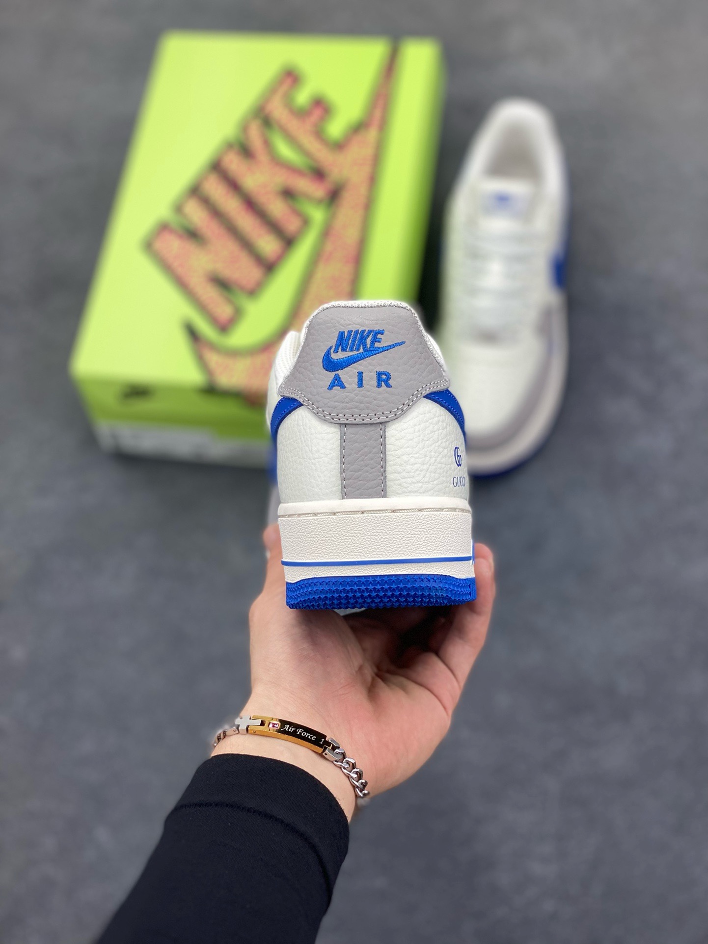 图片[4]-福利特价 高端定制Nike Air Force 1 “古驰联名—米白灰蓝钩 高端定制 低帮休闲板鞋 定制鞋盒 大厂纯原品质出货 超高清洁度 皮料切割干净无任何毛边 细节完美 货号：KX2532-502 尺码：36 36.5 37.5 38 38.5 39 40 40.5 41 42 42.5 43 44 44.5 45-选品中心