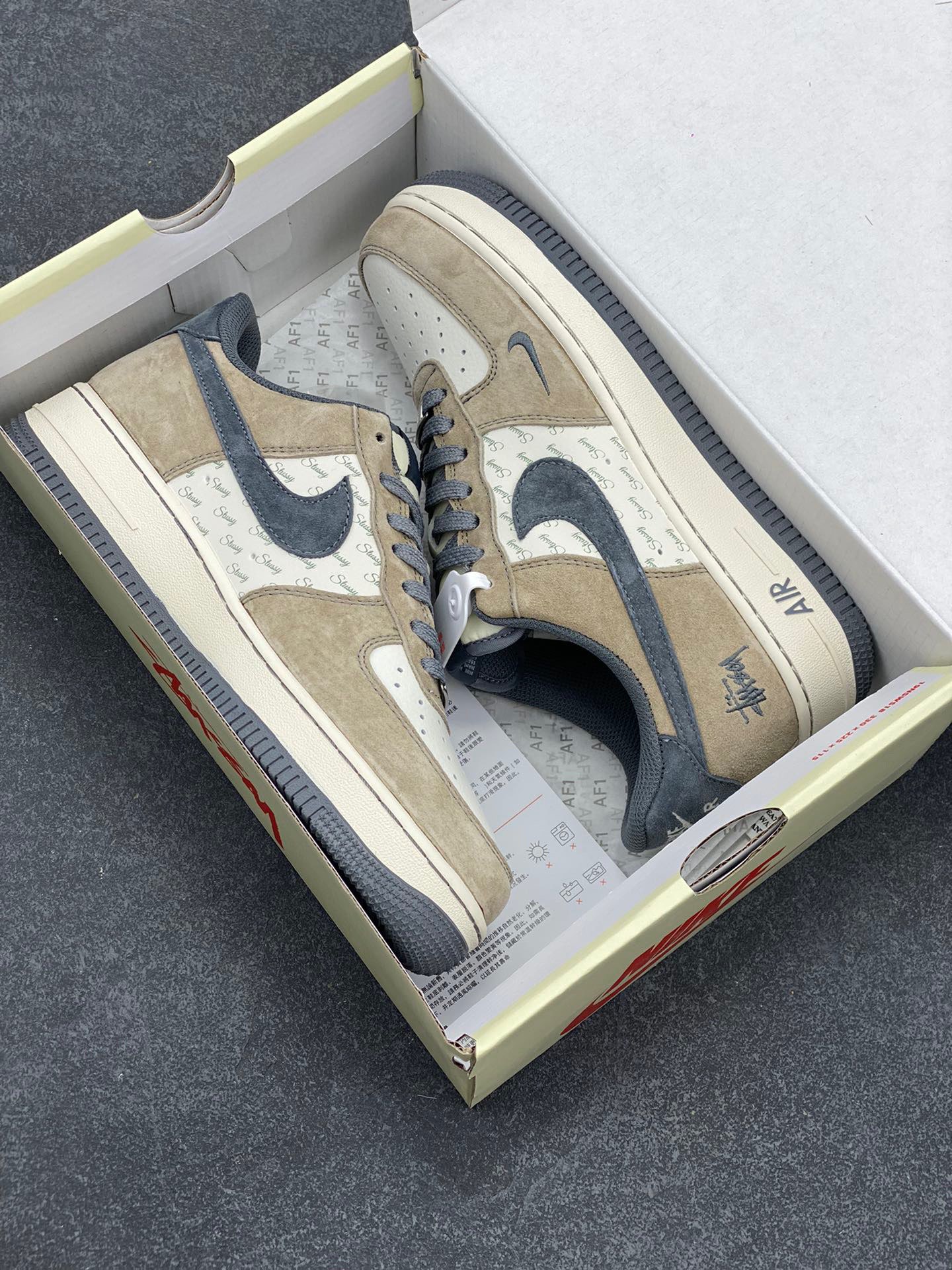 图片[9]-NIke Air Force 1 ‘07 Low “斯图西联名—羊皮棕”空军一号 低帮 运动鞋 休闲鞋 折边针车 工艺难度大 原楦头原纸板 原装鞋盒 定制五金配件 内置全掌气垫 原厂鞋底 货号：XZ6188-888 尺码：36 36.5 37.5 38 38.5 39 40 40.5 41 42 42.5 43 44 44.5 45-选品中心