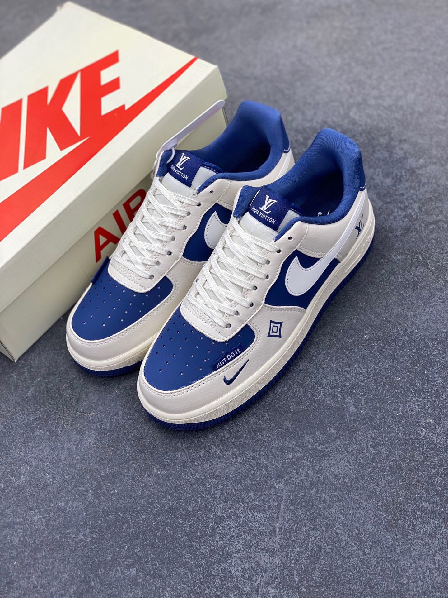 图片[8]-NIke Air Force 1 ‘07 Low “LV联名——米蓝Justdoit”空军一号 低帮 运动鞋 休闲鞋 折边针车 工艺难度大 原楦头原纸板 原装鞋盒 定制五金配件 内置全掌气垫 原厂鞋底 货号：KK1988-084 尺码：36 36.5 37.5 38 38.5 39 40 40.5 41 42 42.5 43 44 44.5 45-选品中心