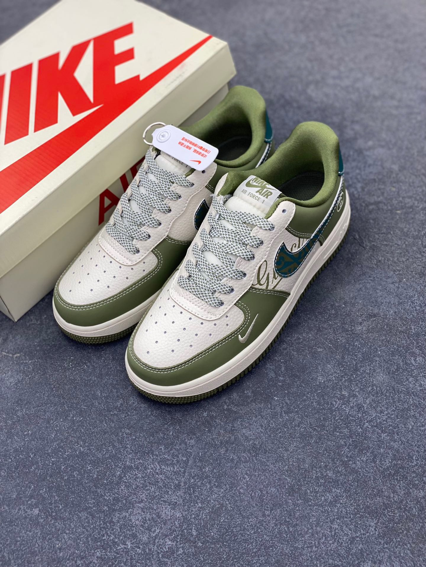 图片[8]-NIke Air Force 1 ‘07 Low “古驰联名——草绿”空军一号 低帮 运动鞋 休闲鞋 折边针车 工艺难度大 原楦头原纸板 原装鞋盒 定制五金配件 内置全掌气垫 原厂鞋底 货号：KK1988-094 尺码：36 36.5 37.5 38 38.5 39 40 40.5 41 42 42.5 43 44 44.5 45-选品中心