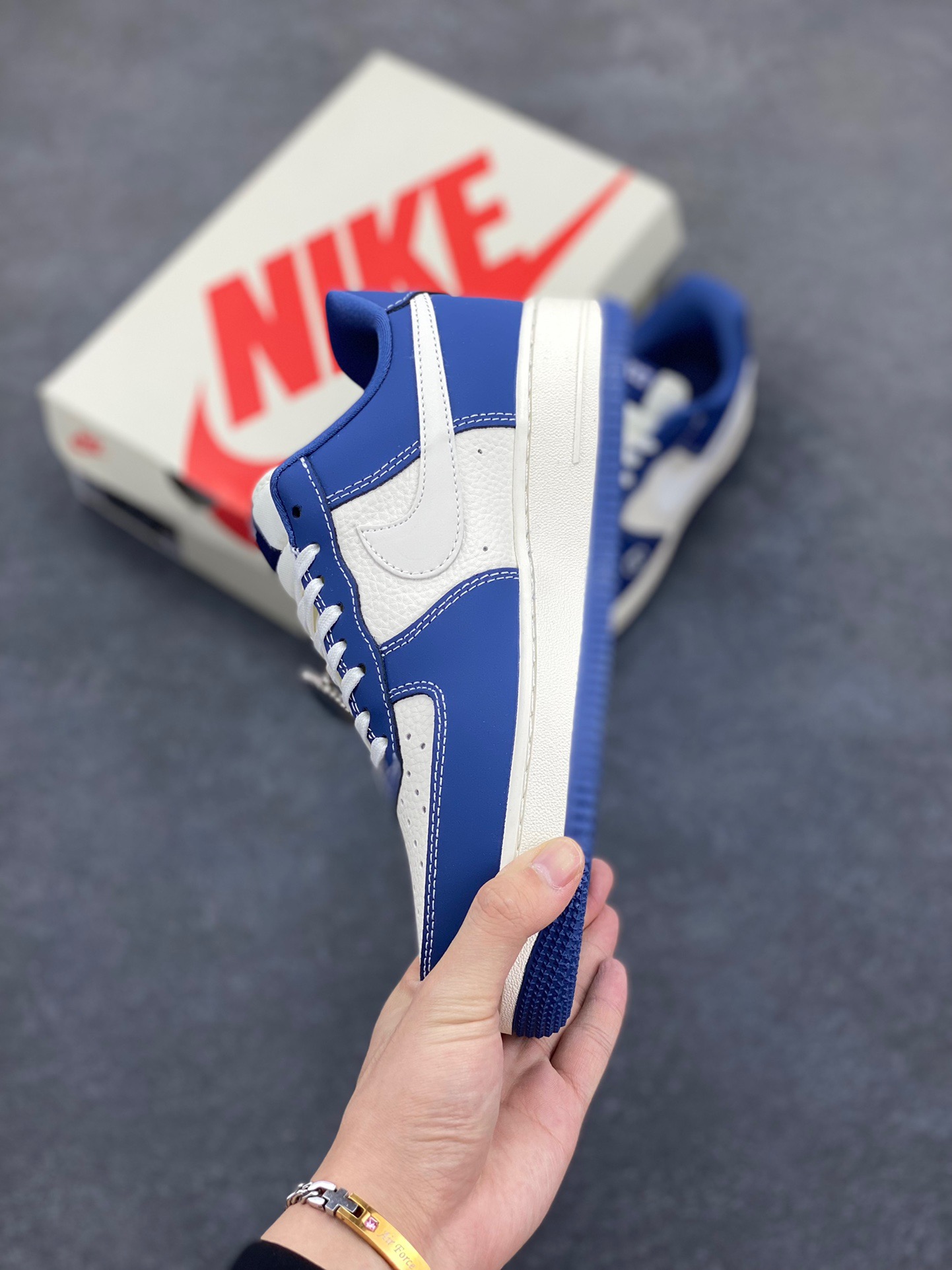 图片[3]-NIke Air Force 1 ‘07 Low “古驰联名——海涛蓝”空军一号 低帮 运动鞋 休闲鞋 折边针车 工艺难度大 原楦头原纸板 原装鞋盒 定制五金配件 内置全掌气垫 原厂鞋底 货号：KK1988-085 尺码：36 36.5 37.5 38 38.5 39 40 40.5 41 42 42.5 43 44 44.5 45-选品中心