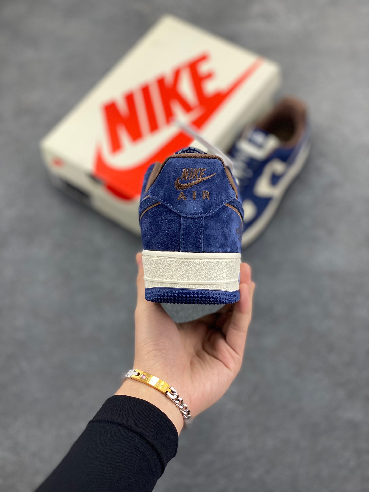 图片[4]-NIke Air Force 1 ‘07 Low “北面联名—钢蓝色”空军一号 低帮 运动鞋 休闲鞋 折边针车 工艺难度大 原楦头原纸板 原装鞋盒 定制五金配件 内置全掌气垫 原厂鞋底 货号：KK1988-032 尺码：36 36.5 37.5 38 38.5 39 40 40.5 41 42 42.5 43 44 44.5 45-选品中心