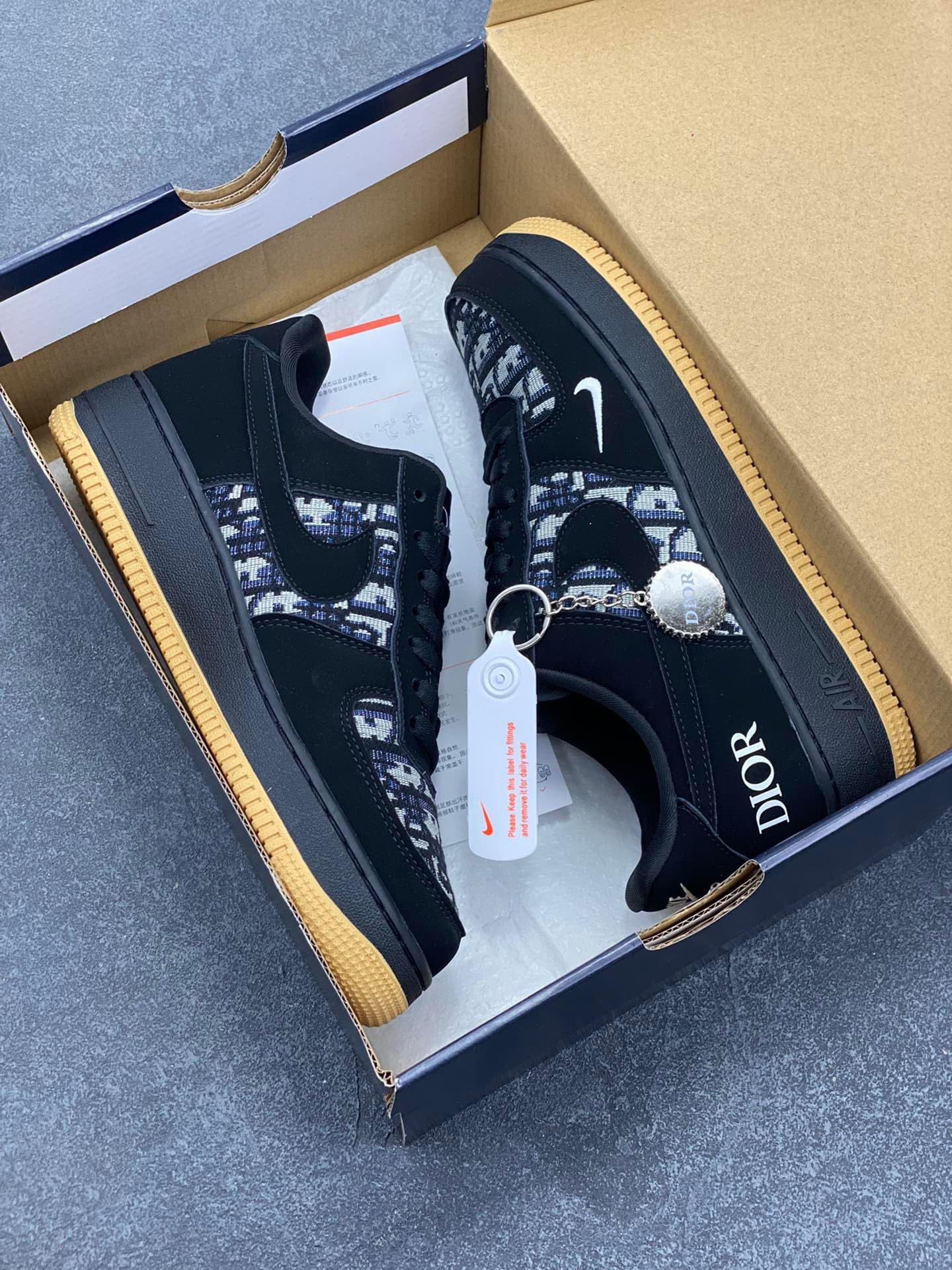 图片[9]-Nike Air Force 1 Low 空军一号低帮百搭休闲运动板鞋。柔软、弹性十足的缓震性能和出色的中底设计，横跨复古与现代的外型结合，造就出风靡全球三十多年的Force 1，直到今天还深受青睐。 货号：KK1988-058 尺码：36 36.5 37.5 38 38.5 39 40 40.5 41 42 42.5 43 44 44.5 45-选品中心