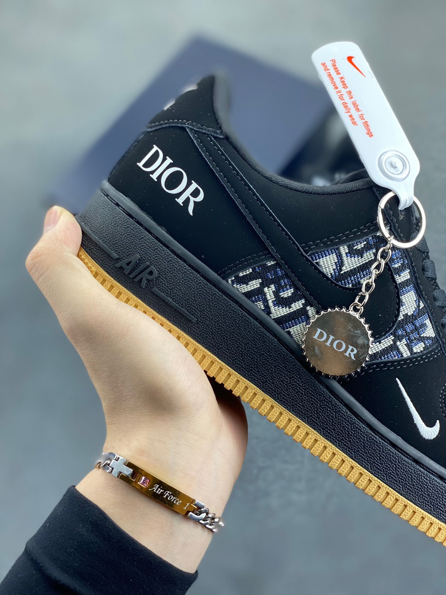 图片[6]-Nike Air Force 1 Low 空军一号低帮百搭休闲运动板鞋。柔软、弹性十足的缓震性能和出色的中底设计，横跨复古与现代的外型结合，造就出风靡全球三十多年的Force 1，直到今天还深受青睐。 货号：KK1988-058 尺码：36 36.5 37.5 38 38.5 39 40 40.5 41 42 42.5 43 44 44.5 45-选品中心