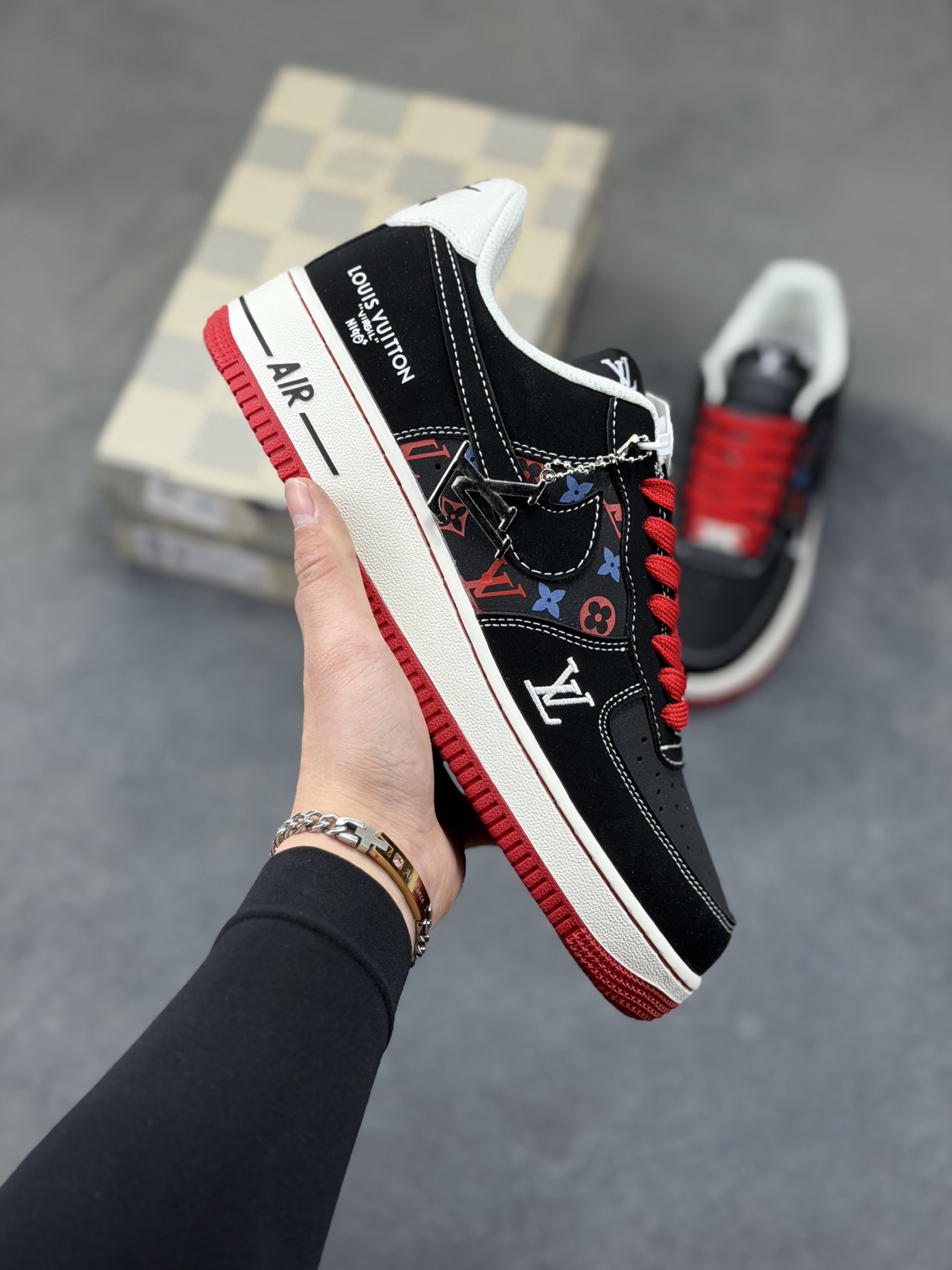 _dmx9szL0_pnylQEM1Ta6yrn8aV9sLbdWfgGozJg