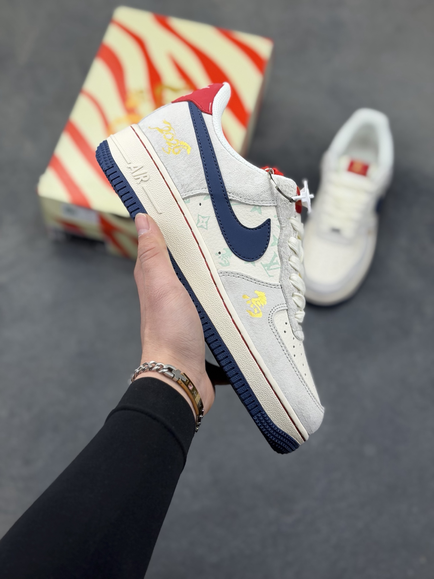 _doM9sTkEjIdkM3MSO9uxigw_qTDyuPCaLQES8zQ