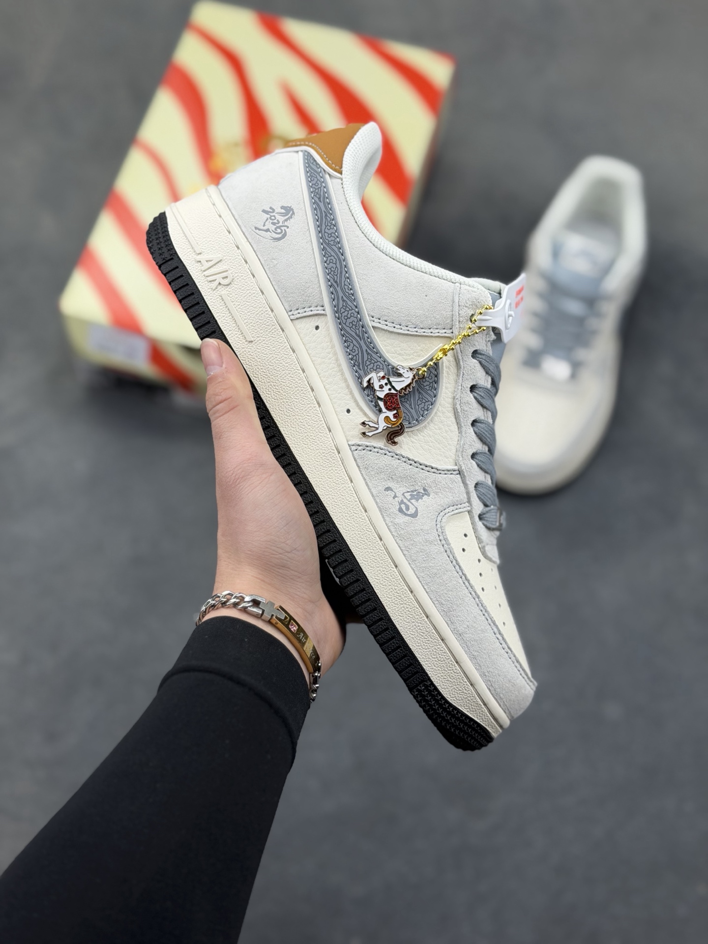 _dhF9s4dAc1T_tGdO89hAZWlgvKIyMxkuQ5G1YLw