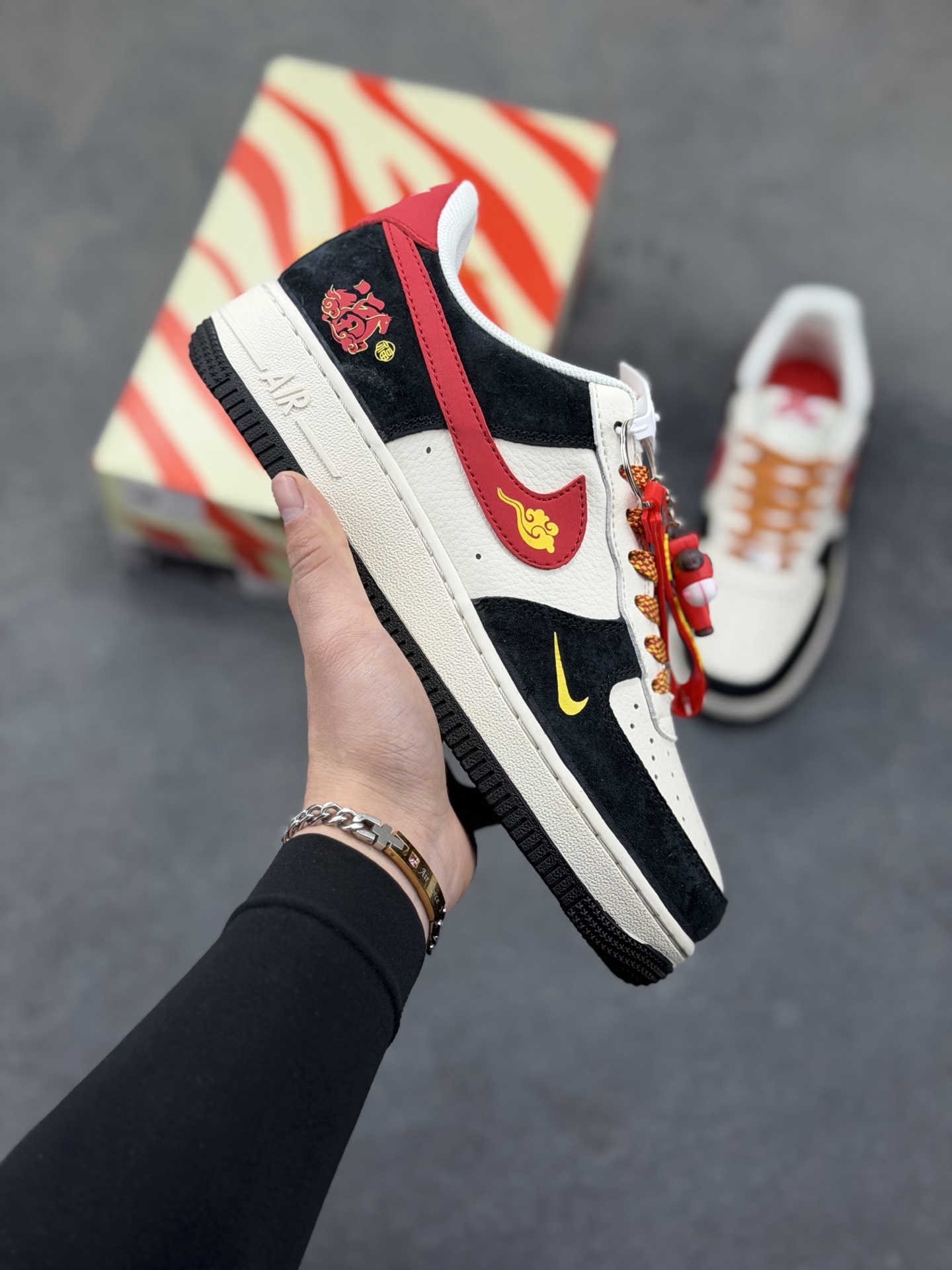 _d-D9syowN89UyUmQ_haH-EyOf8sasT5EayL10CQ