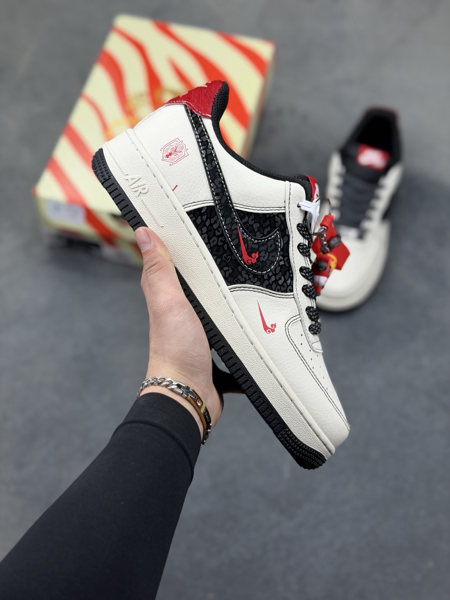 _d--9s0QLq-1FClFhuk5XQKSrho3V3DHRT4LxgEw