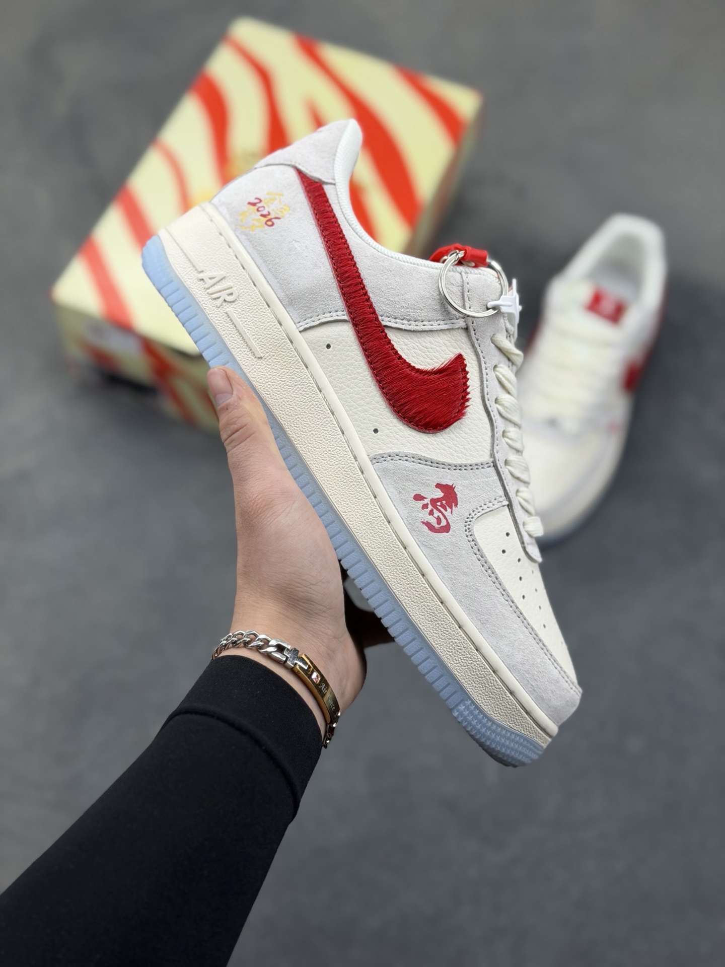 _drC9seJI-MOJ-8pfvPYjuyKM7VicJeBEQHsJYmQ