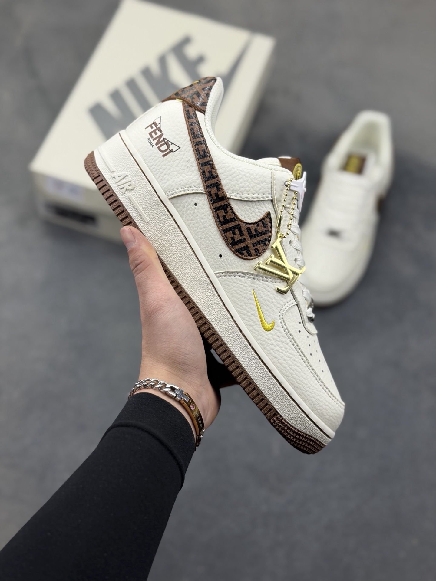 _drs9sIblUvNVx-LyufDw_m-P9F3l_uQn8cNu5zA