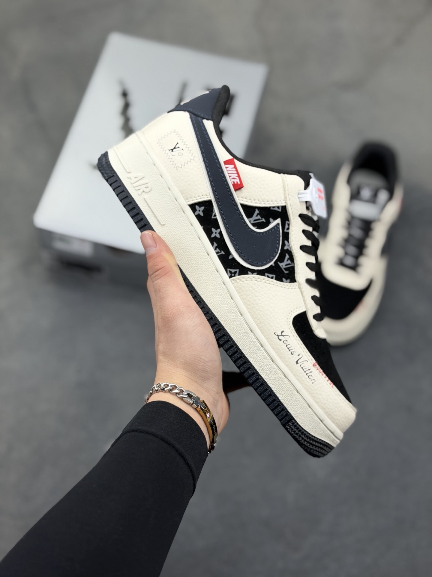 _dyJ9sTj1bhEx2etMiQ_DJCFWPtyWOUhoL-zdjdA