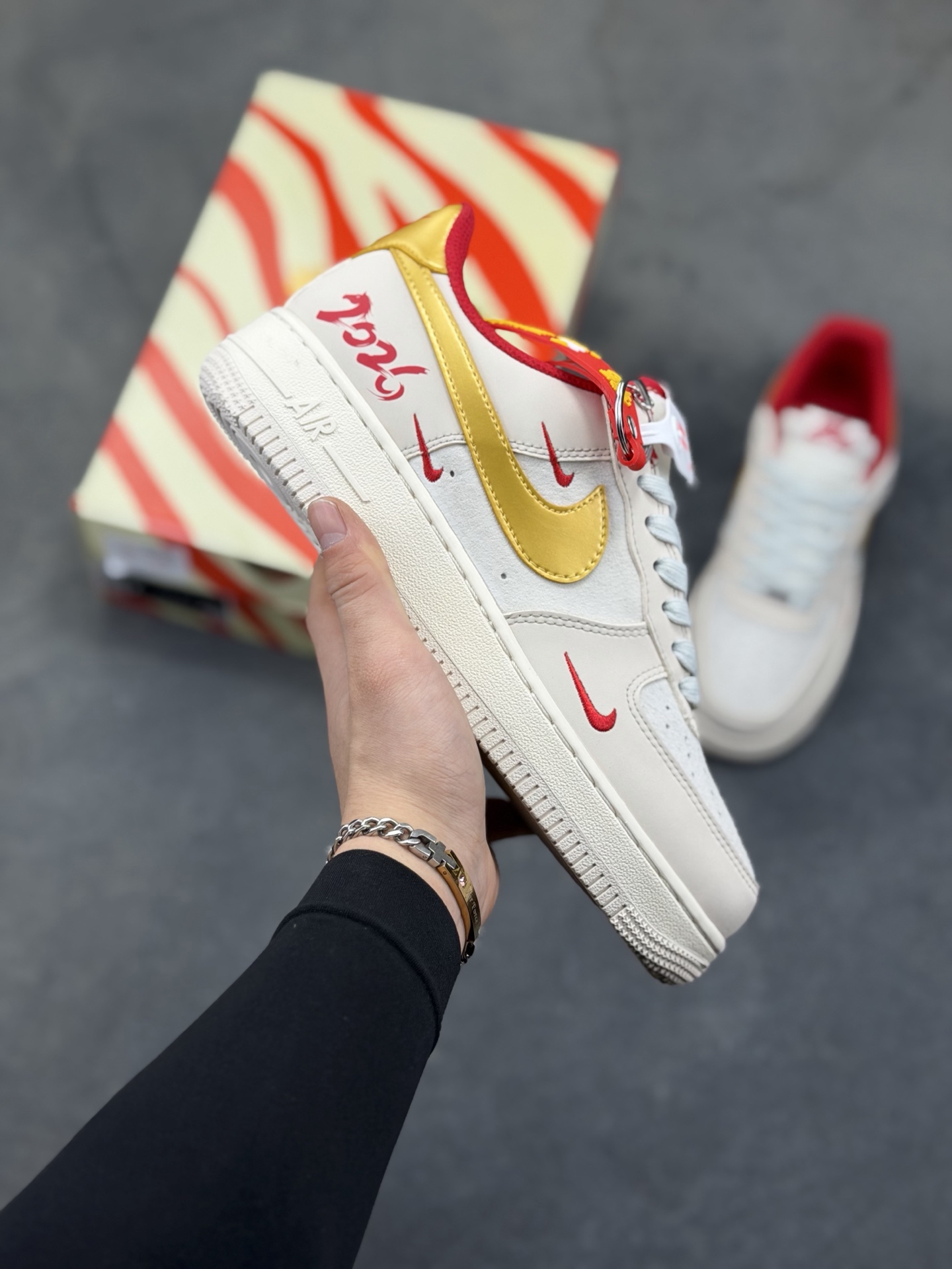 _doq9siEbWCLIeZe-bOJyEBtLMUwtP4IWlA-jeTw