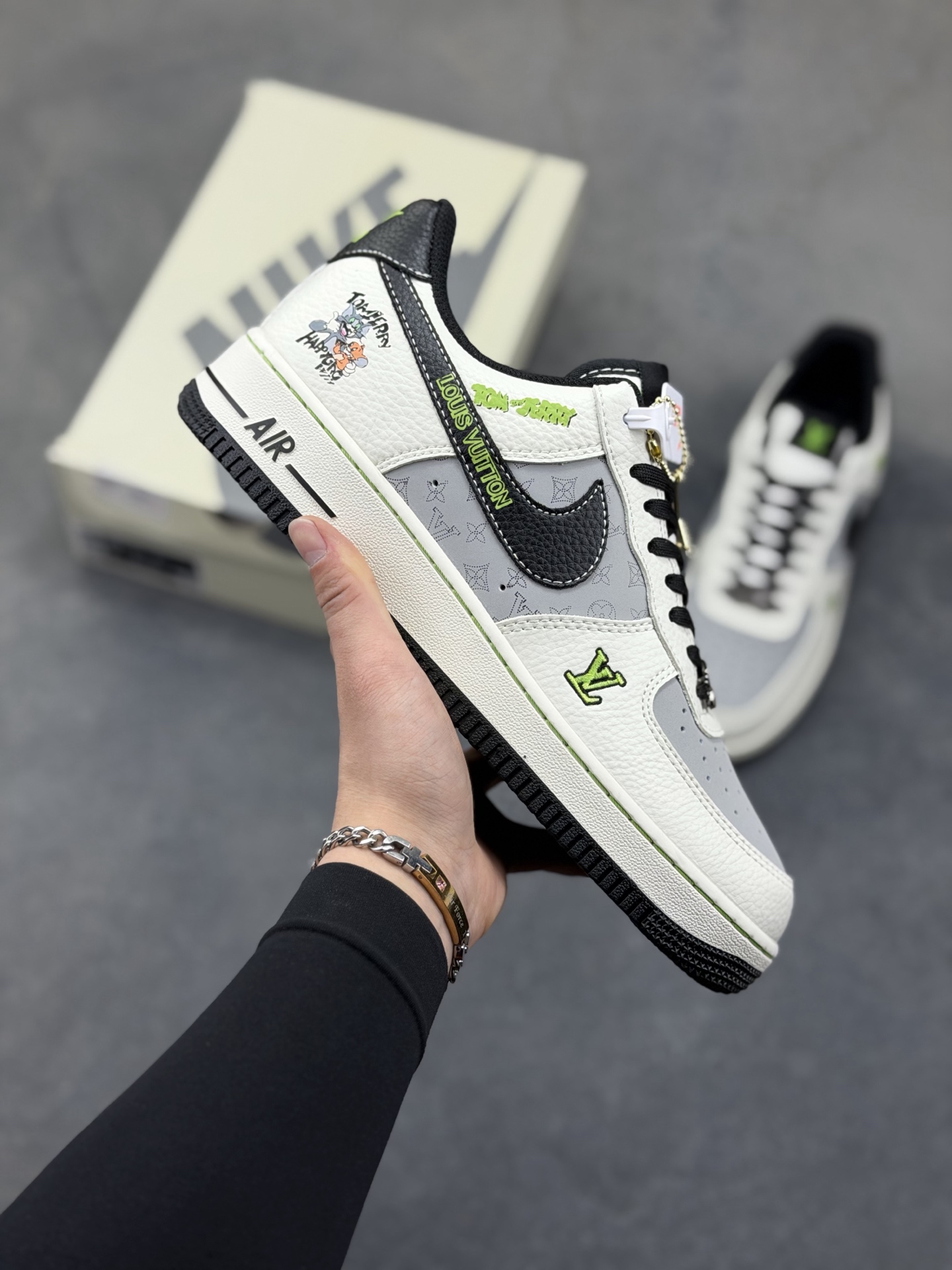 _dEG9sUzSP81du5R0qFJUD-3J2pGPVUINAbLnAAA