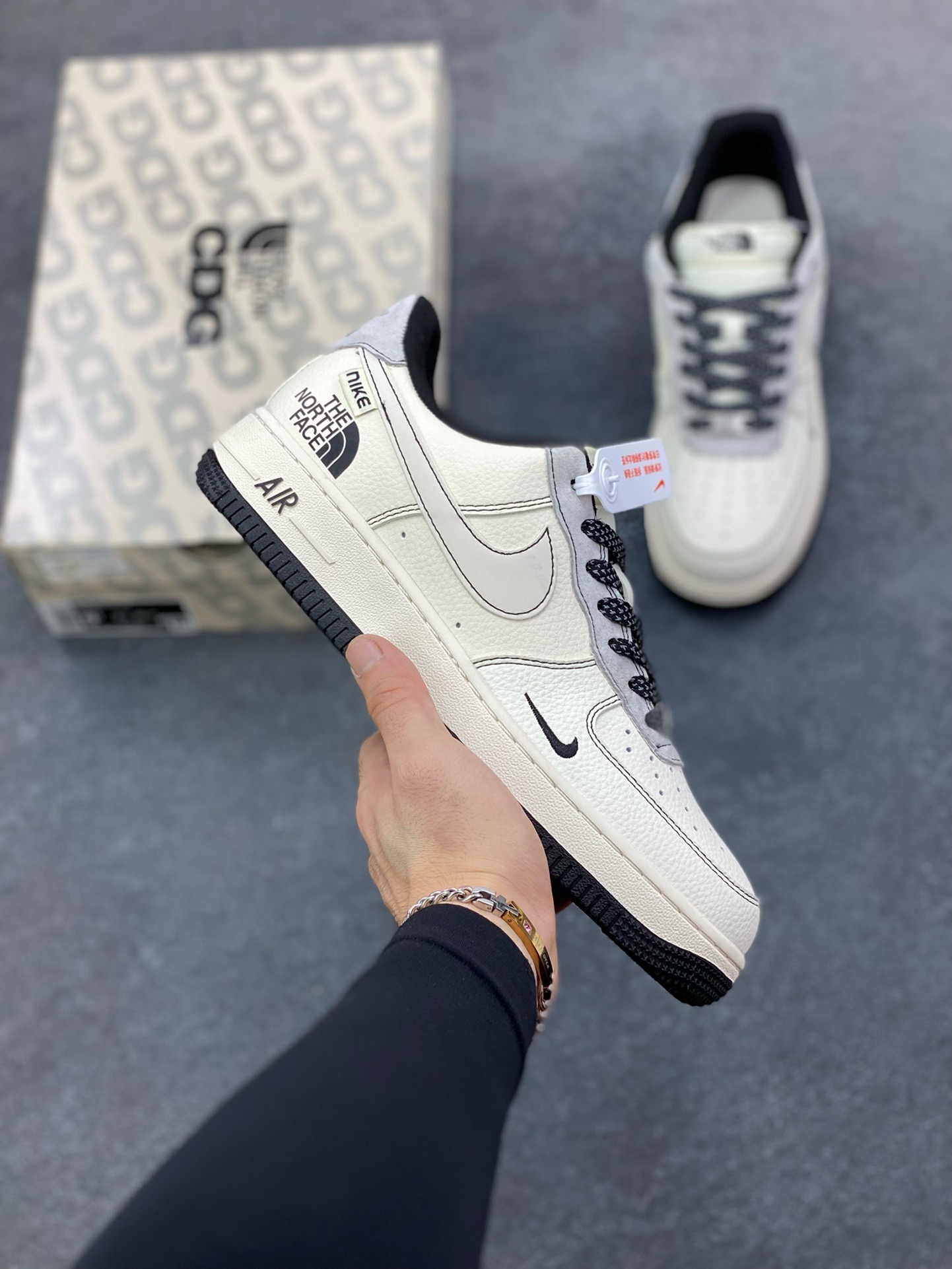 NIke Air Force 1 07 Low – JS8028-015