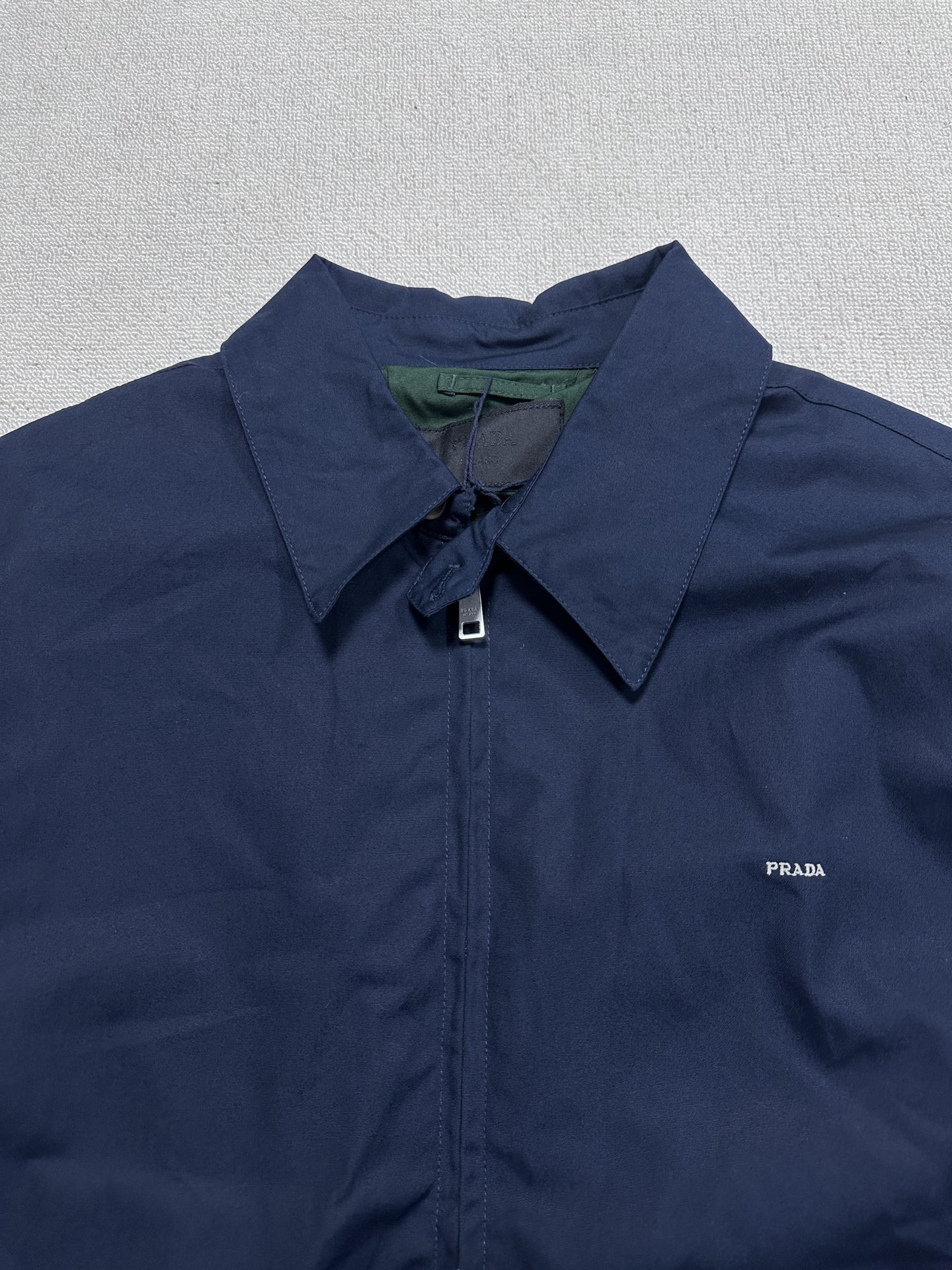 Prada Chaqueta Bomber con Logo Bordado en Algodón para Hombre 7 i1757184772661 879 0 5