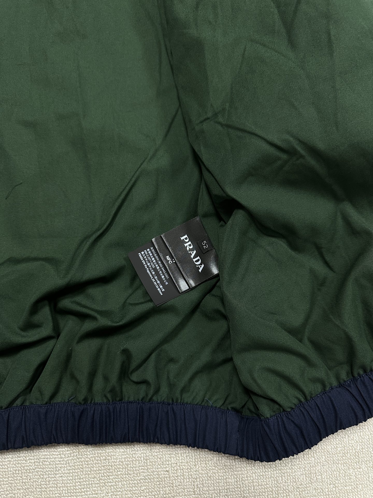 Prada Chaqueta Bomber con Logo Bordado en Algodón para Hombre 9 i1757184772758 5713 0 7