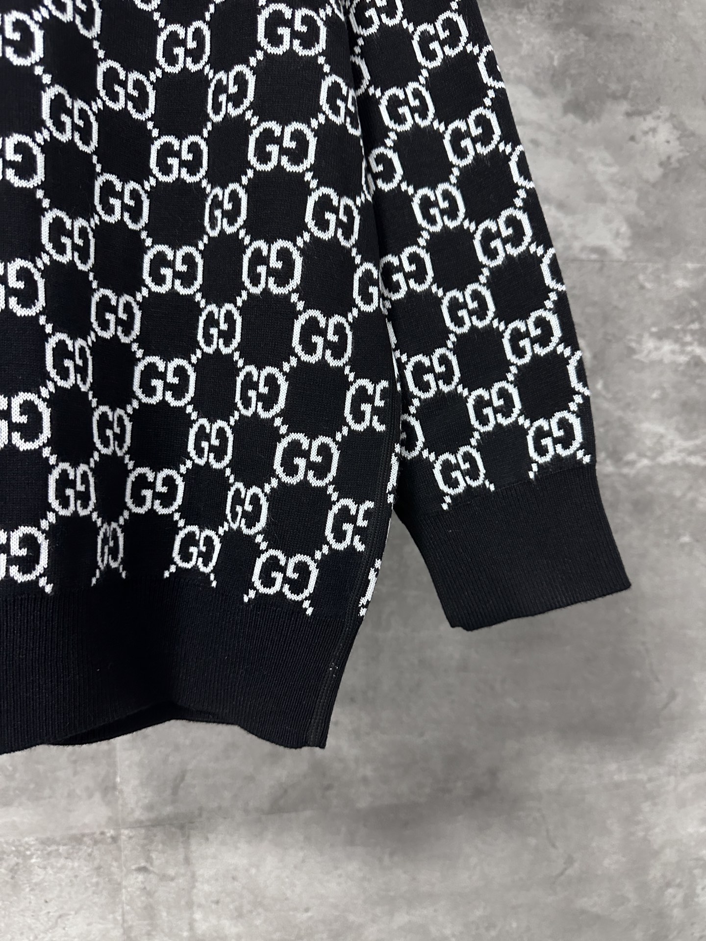 Gucci Black Wool GG Knit Cardigan Sweater with Button Closure - Size S 12 i1759000405980 7994 0 10