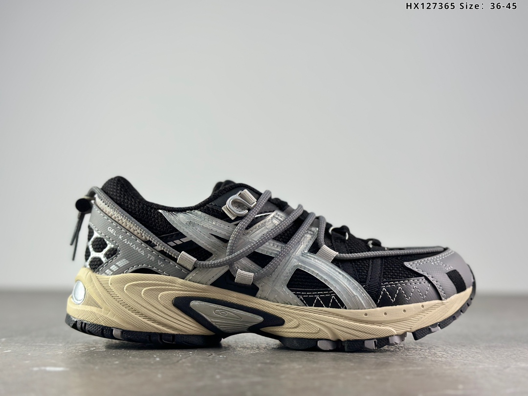 🈴️💰215
Asics Gel-Kahana TR V2 复古单品
亚瑟士复古机能休闲运动鞋 鞋款外观设计上延续延续了KAHANA TR系列鞋型 不同的是鞋面加入解构鞋带设计 贯穿整个鞋面3M反光鞋带 让整体更具层次感与视觉辨识度 挂钩扣的鞋带孔设计 户外机能 
货号：1203A259-300
尺码：36 37 37.5 38 39 39.5 40 40.5 41.5 42 42.5 43.5 44 45
编码HX127365