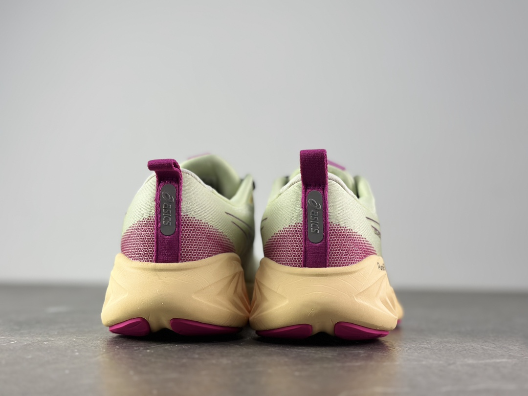 💰200
公司级✅亚瑟士 ASICS GEL-QUANTUM KINETIC 从 GEL-NIMBUS、GEL-KINETIC 等跑鞋汲取灵感，鞋身采用合成皮革、网布材质组成，呈现兼具时尚、舒适感的外型；&ldquo;Birch&rdquo;以&ldquo;Light Brown&rdquo;、&ldquo;Military Green&rdquo;以及&ldquo;Dark Olive&rdquo;3 色搭配而成，创造适合秋季的自然色彩；鞋身饰有 ASICS 虎纹，鞋舌处的品牌 Logo 与鞋后跟的&ldquo;GEL&rdquo;字样相呼应，让整双鞋更加完整 1203A270 251
码数：36 37 37.5 38 39 39.5 40.5
编码：XD127350