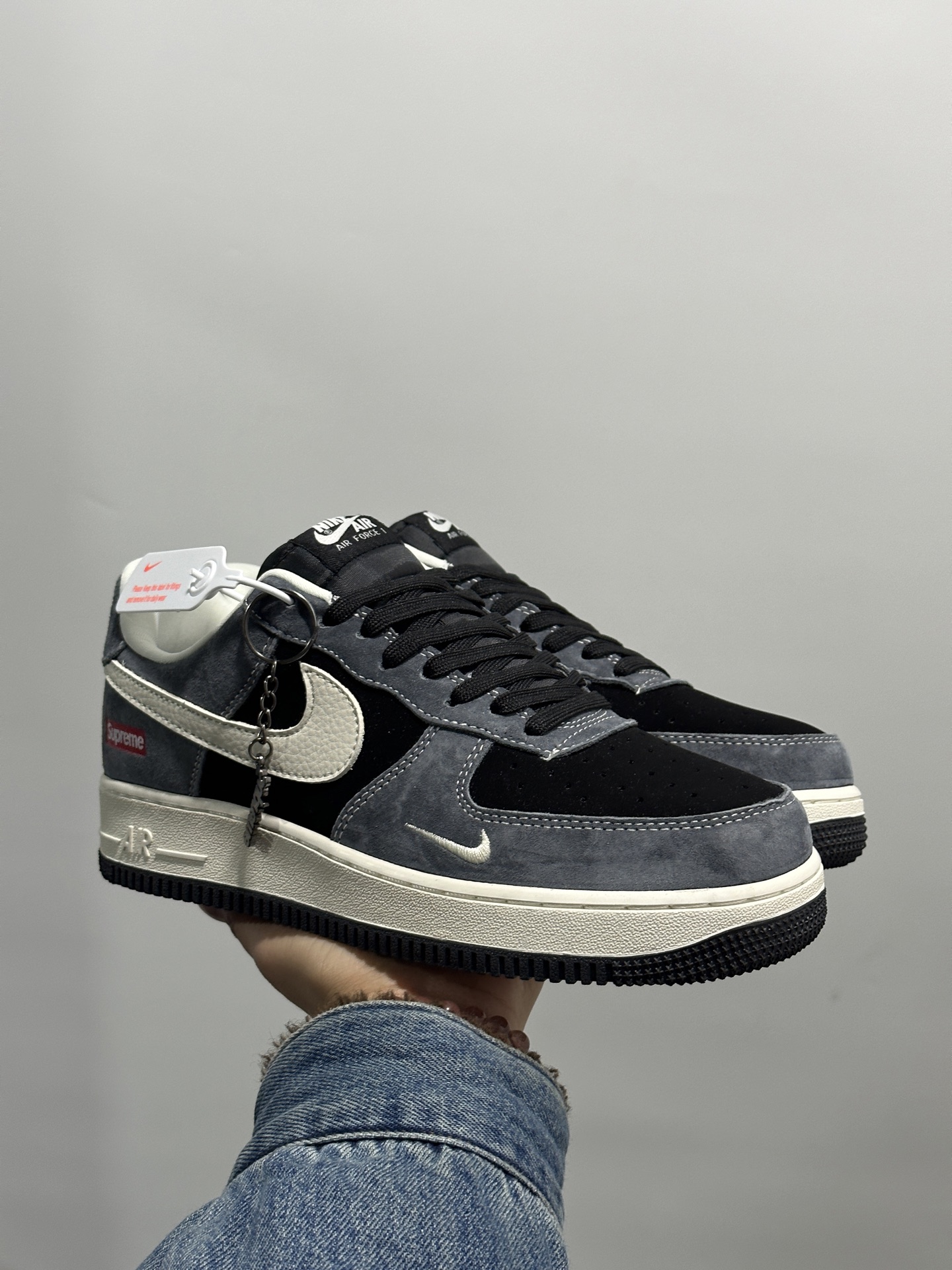 💰270
海外限量发售！公司级NIke Air Force 1 '07 Low &ldquo;马年限定--赤砂丹红&rdquo; 空军一号低帮 运动鞋 休闲鞋  折边针车  工艺难度大 原楦头原纸板  高端定制鞋盒 原厂鞋底 超高清洁度 细节完美
货号：DF0188-134
Size：36 36.5 37.5 38 38.5 39 40 40.5 41 42 42.5 43 44 44.5 45x69
编码GL129940