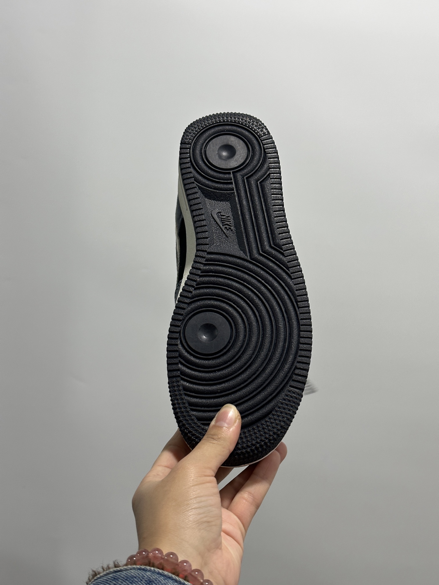 💰270
海外限量发售！公司级NIke Air Force 1 '07 Low &ldquo;马年限定--赤砂丹红&rdquo; 空军一号低帮 运动鞋 休闲鞋  折边针车  工艺难度大 原楦头原纸板  高端定制鞋盒 原厂鞋底 超高清洁度 细节完美
货号：DF0188-134
Size：36 36.5 37.5 38 38.5 39 40 40.5 41 42 42.5 43 44 44.5 45x69
编码GL129940