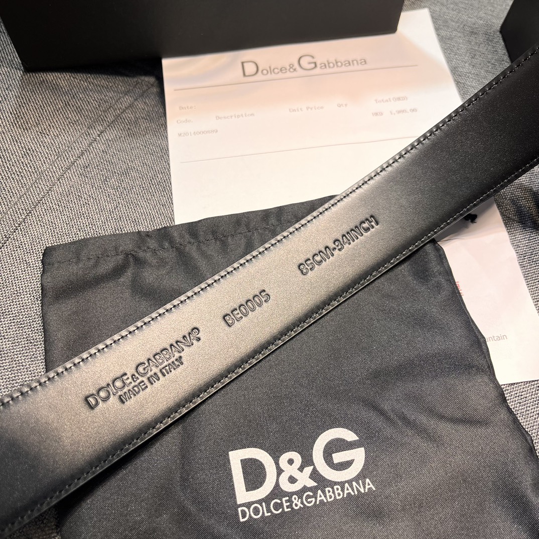   DG，宽4.0cm  Dolce&Gabbana 新款 金色电镀金属徽标搭扣•搭扣下方设有点扣• 无