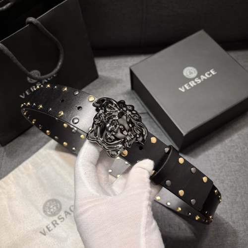 Versace Leather Belt with Medusa Buckle | Stylish and Luxurious 1 Versace Leather Belt with Medusa Buckle | Stylish and Luxurious