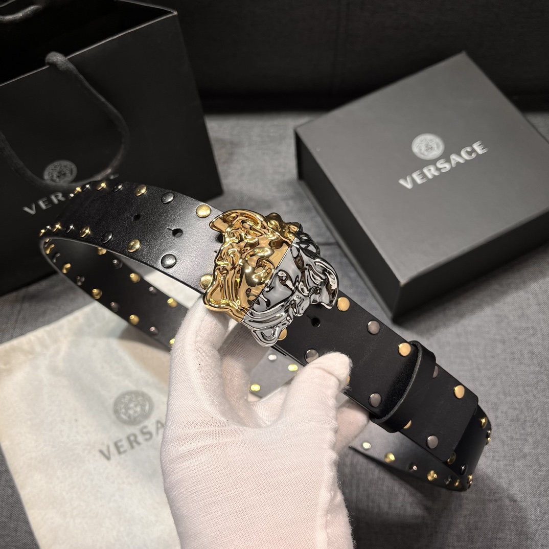   范思哲 宽4.0cm  新款 皮革腰带，以经典 Versace 美杜莎头像装饰，皮带配有闪亮双色五金