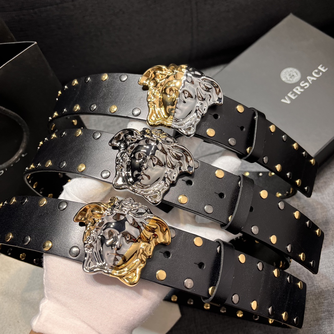   范思哲 宽4.0cm  新款 皮革腰带，以经典 Versace 美杜莎头像装饰，皮带配有闪亮双色五金