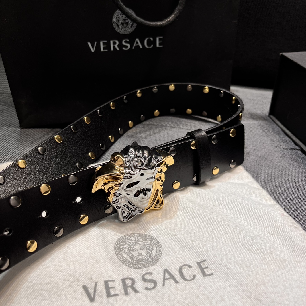   范思哲 宽4.0cm  新款 皮革腰带，以经典 Versace 美杜莎头像装饰，皮带配有闪亮双色五金