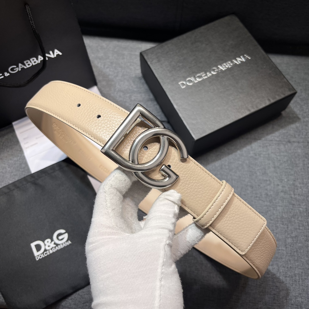 DG宽4.0cmDolce&Gabbana全新鹿皮纹印花全小牛皮腰带,简约配饰,点缀个性化DG徽标搭扣D