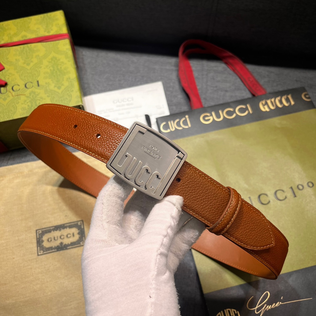 古奇新款宽3.5cm男士腰带各式百搭单品继续为Gucci2024早春系列添姿加彩这款时尚腰带以黑色皮革匠