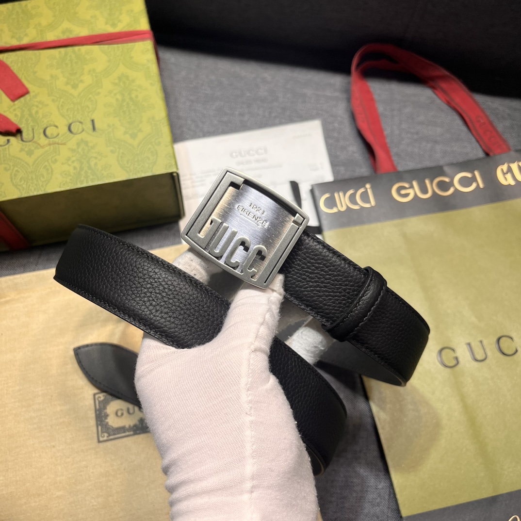 古奇新款宽3.5cm男士腰带各式百搭单品继续为Gucci2024早春系列添姿加彩这款时尚腰带以黑色皮革匠