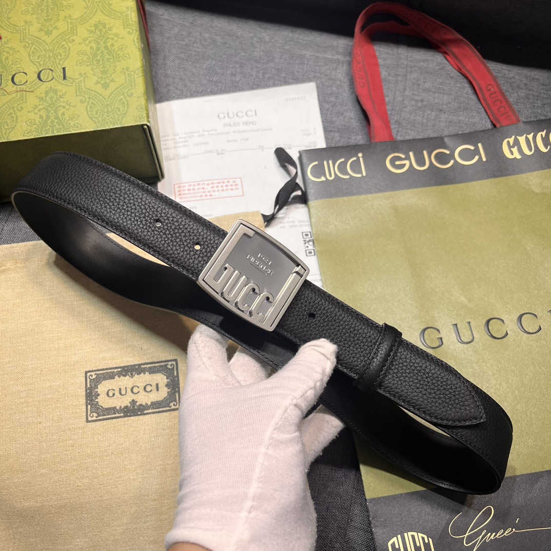 古奇新款宽3.5cm男士腰带各式百搭单品继续为Gucci2024早春系列添姿加彩这款时尚腰带以黑色皮革匠