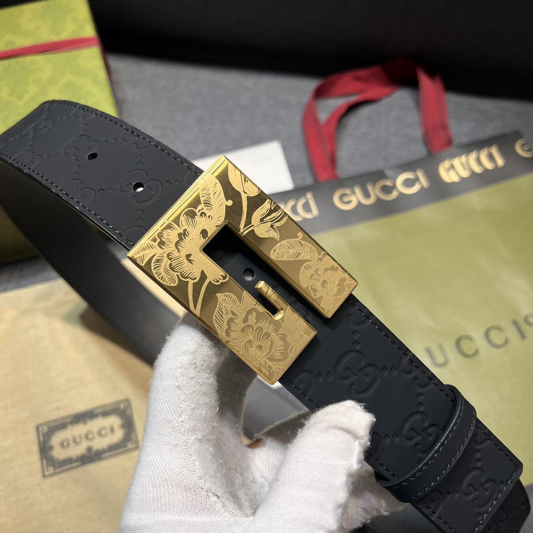     古奇 宽4.0cm 新款 各式百搭单品继续为Gucci 2024早春系列添姿加彩。这款黑色腰带以