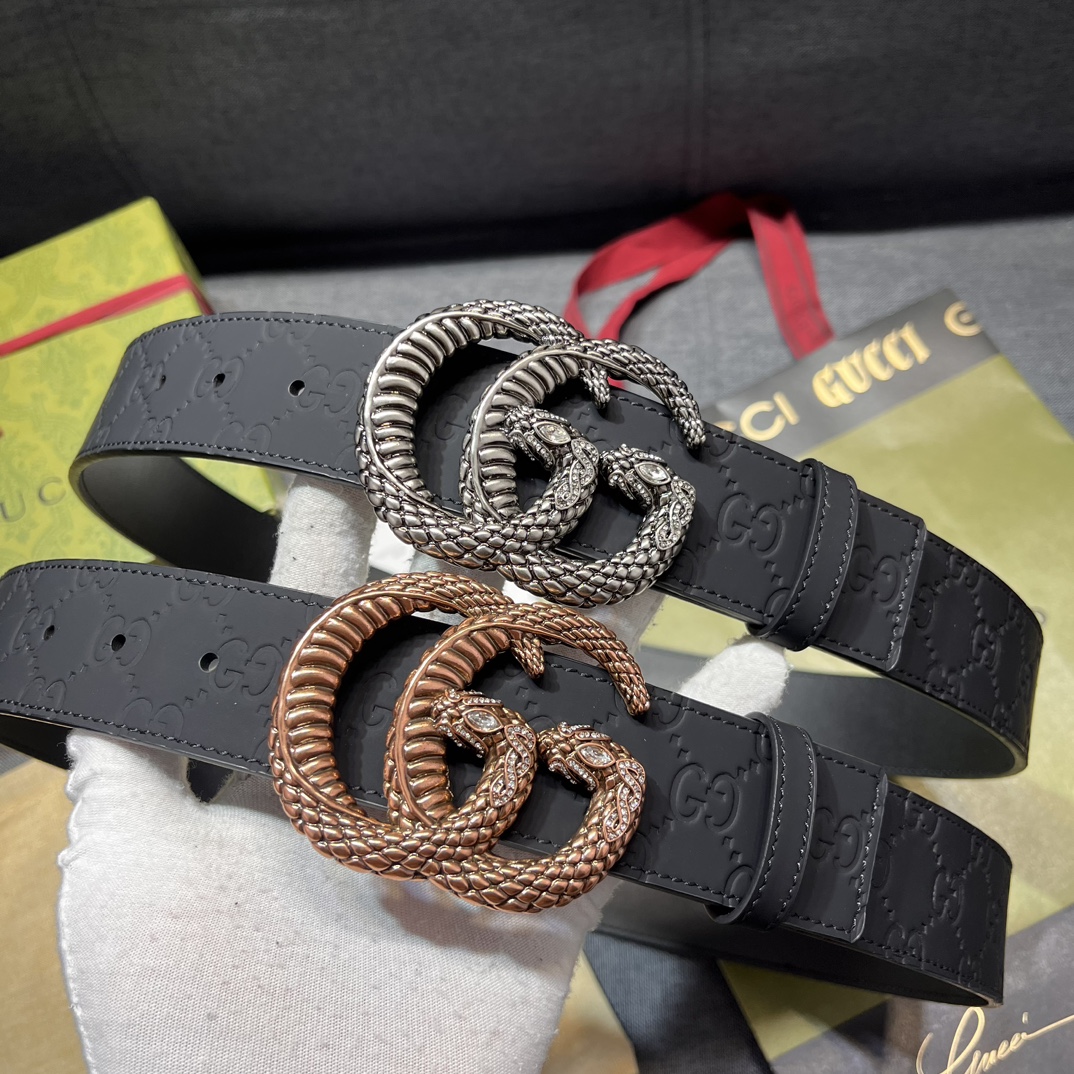     古奇 宽4.0cm 新款 各式百搭单品继续为Gucci 2024早春系列添姿加彩。这款黑色腰带以
