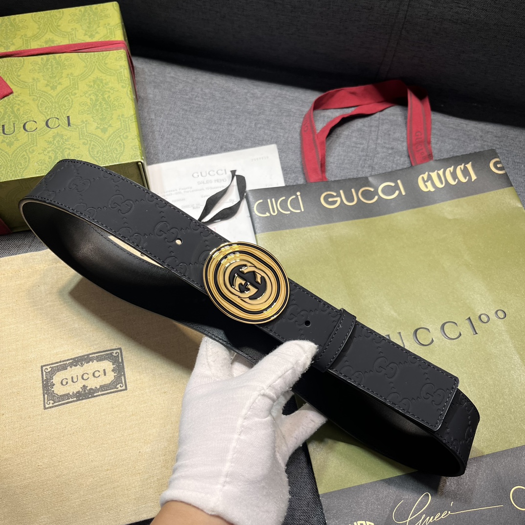   古奇 宽4.0cm 新款 各式百搭单品继续为Gucci 2024早春系列添姿加彩。这款黑色腰带以GG