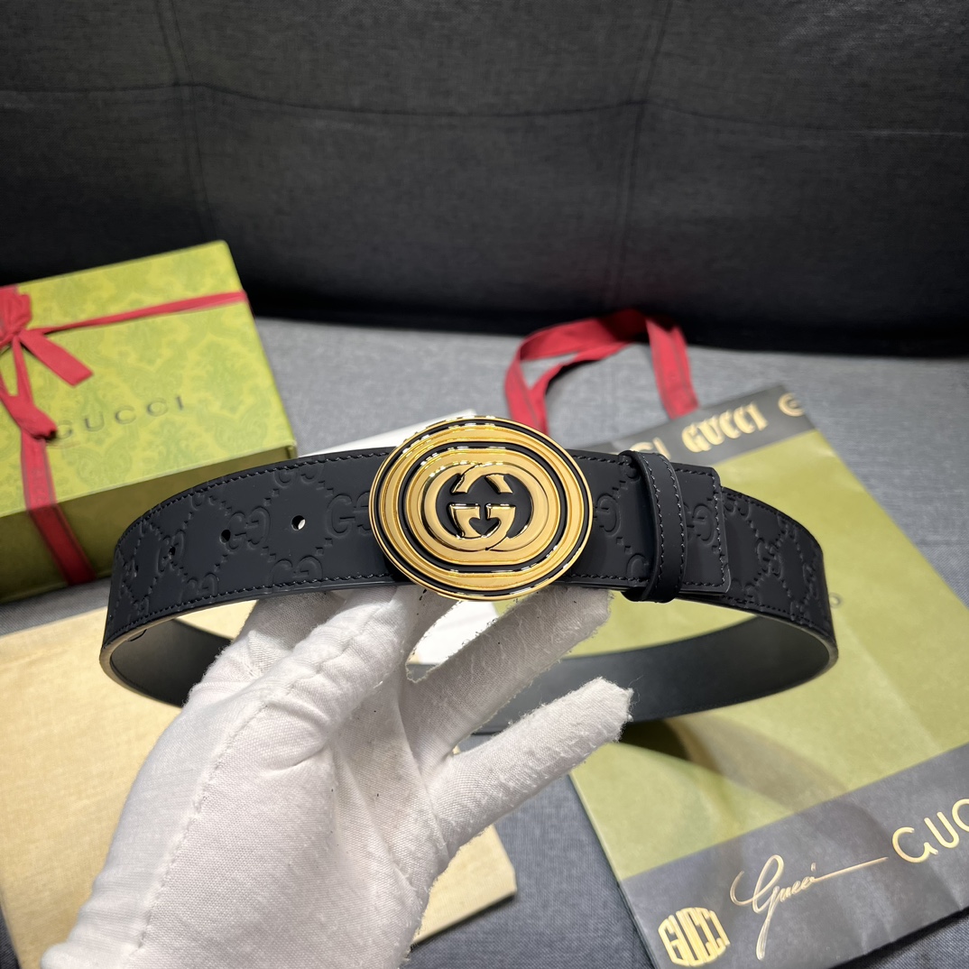   古奇 宽4.0cm 新款 各式百搭单品继续为Gucci 2024早春系列添姿加彩。这款黑色腰带以GG