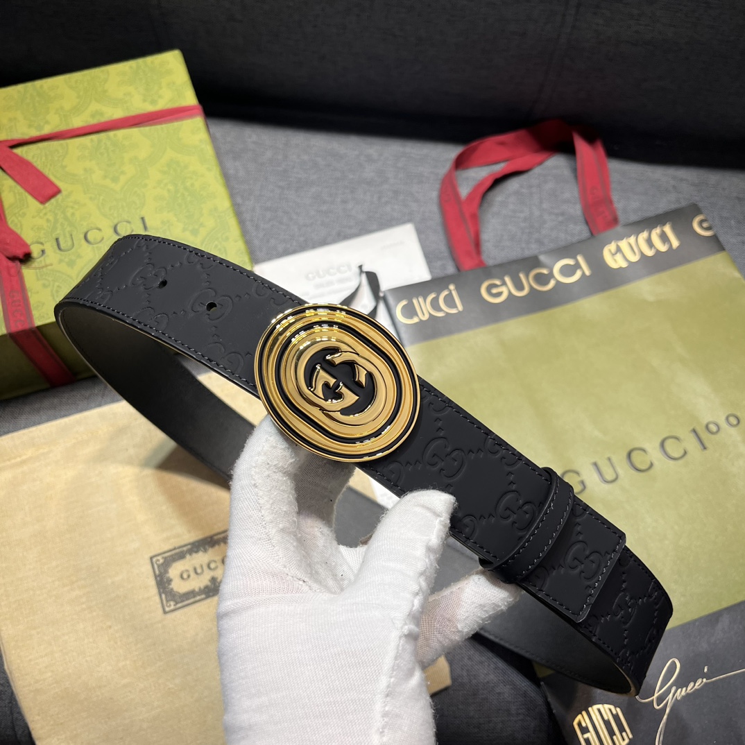   古奇 宽4.0cm 新款 各式百搭单品继续为Gucci 2024早春系列添姿加彩。这款黑色腰带以GG