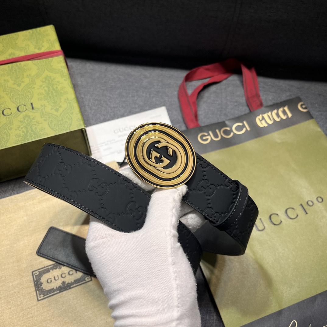   古奇 宽4.0cm 新款 各式百搭单品继续为Gucci 2024早春系列添姿加彩。这款黑色腰带以GG