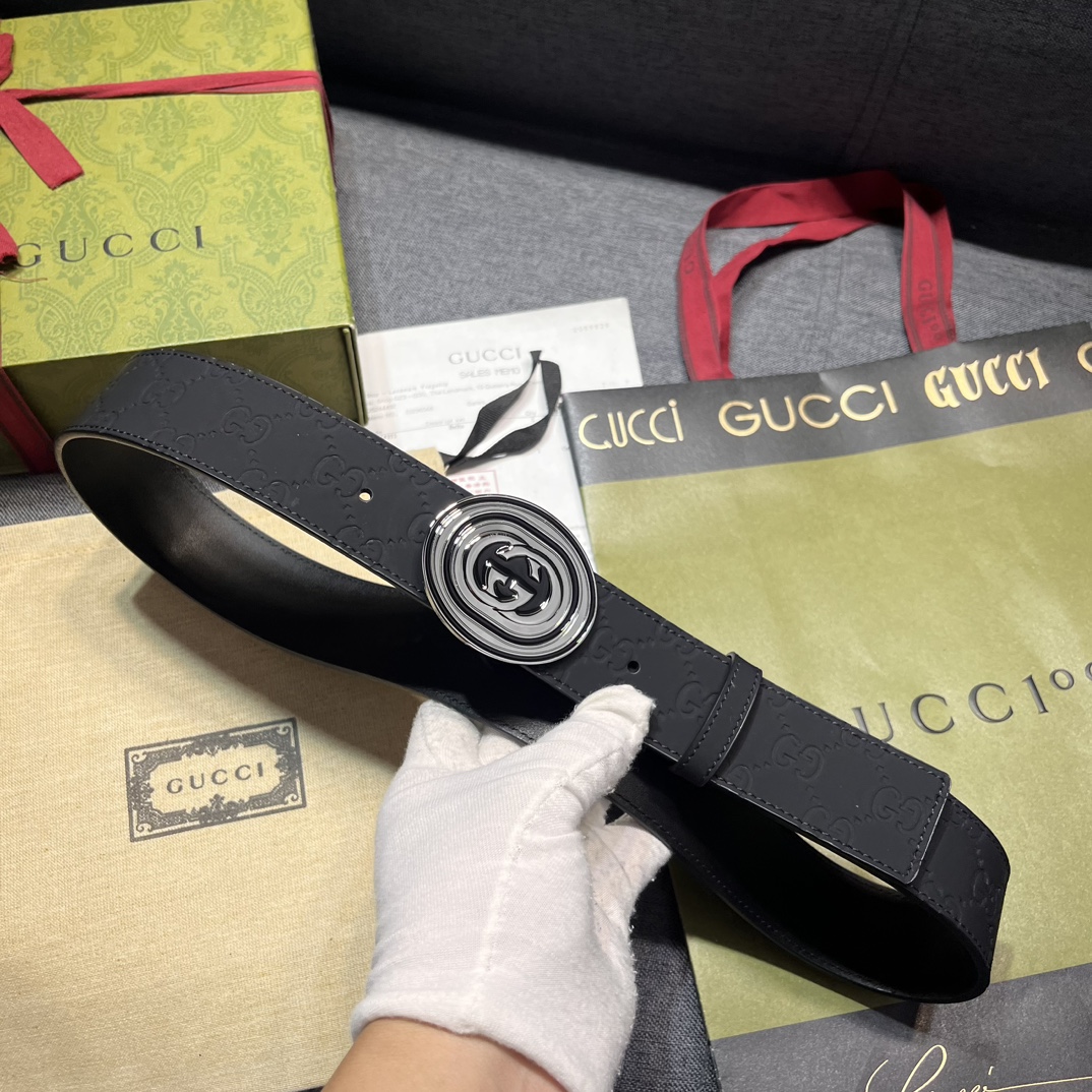   古奇 宽4.0cm 新款 各式百搭单品继续为Gucci 2024早春系列添姿加彩。这款黑色腰带以GG