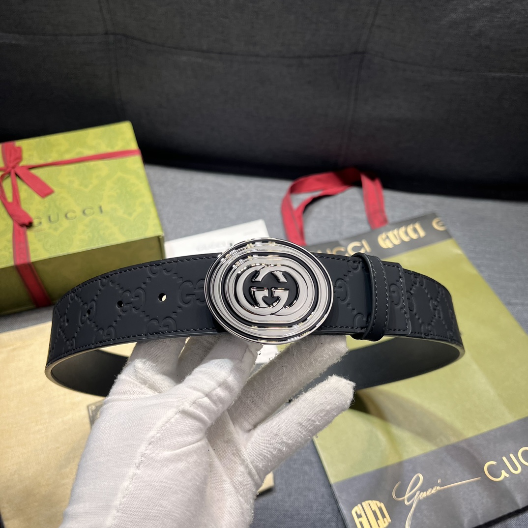   古奇 宽4.0cm 新款 各式百搭单品继续为Gucci 2024早春系列添姿加彩。这款黑色腰带以GG
