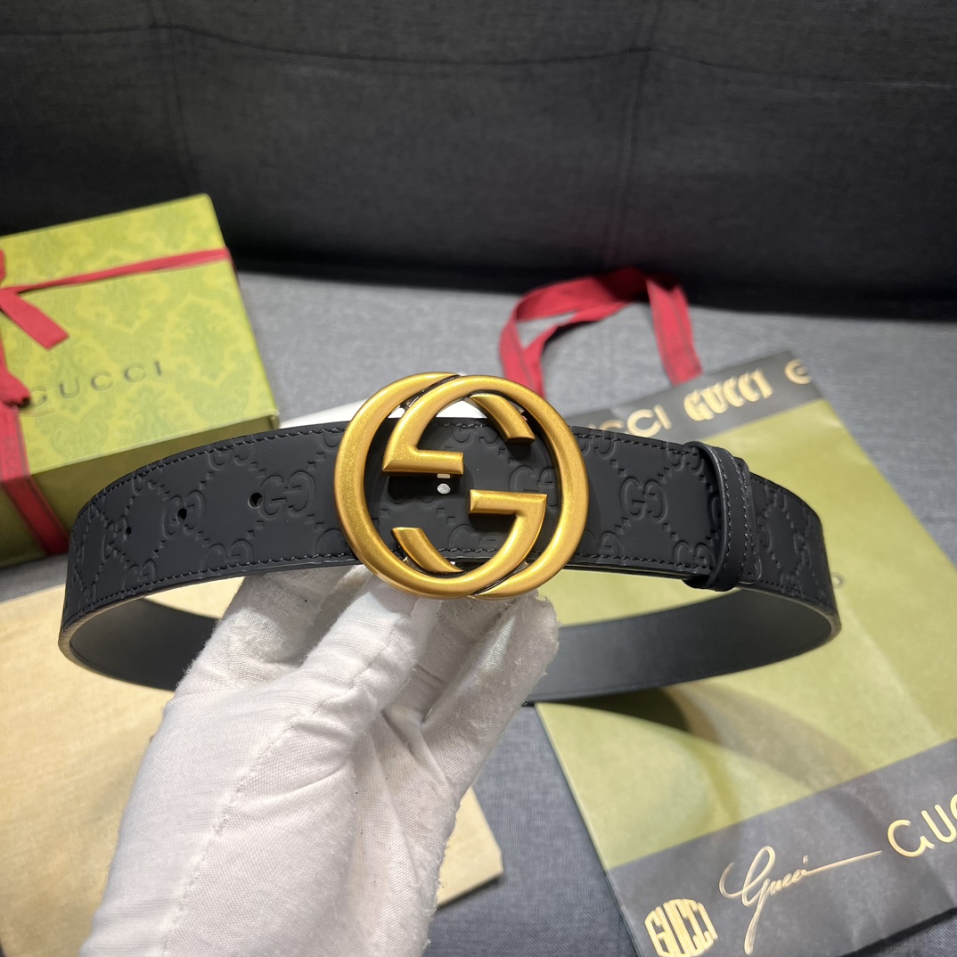  古奇 宽4.0cm 新款 各式百搭单品继续为Gucci 2024早春系列添姿加彩。这款黑色腰带以GG橡