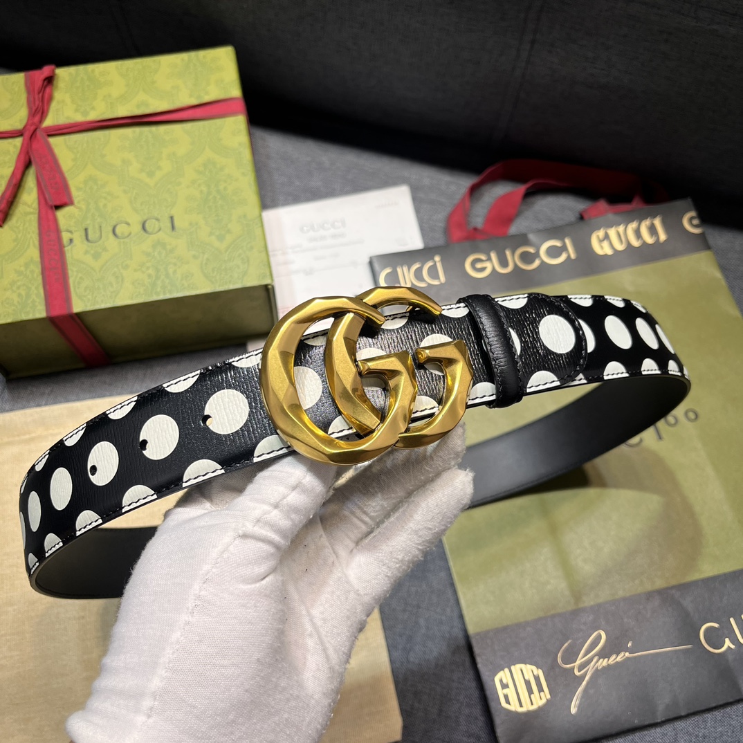    古奇 宽4.0cm  新款 GG Marmont系列延续品牌传承，为全新系列注入趣致新意。标志性金
