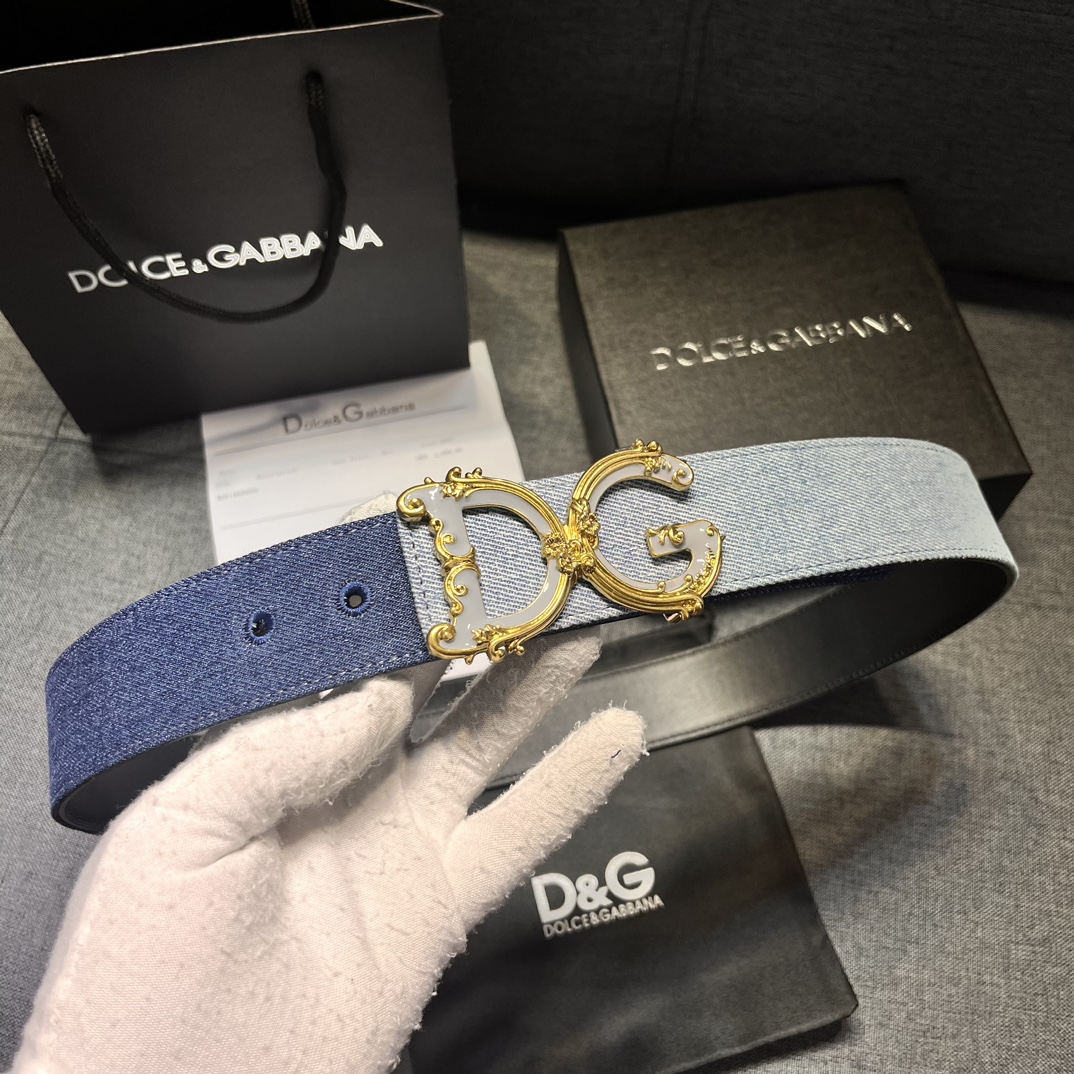 DG宽4.0cmDolce&Gabbana新款真空电镀金属徽标搭扣搭扣下方设有点扣无镍搭扣与配件采用织布